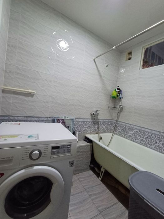 Toshkent shahar Olmazor tumani Tansiqboyevda 3 xonali 70 kv metr