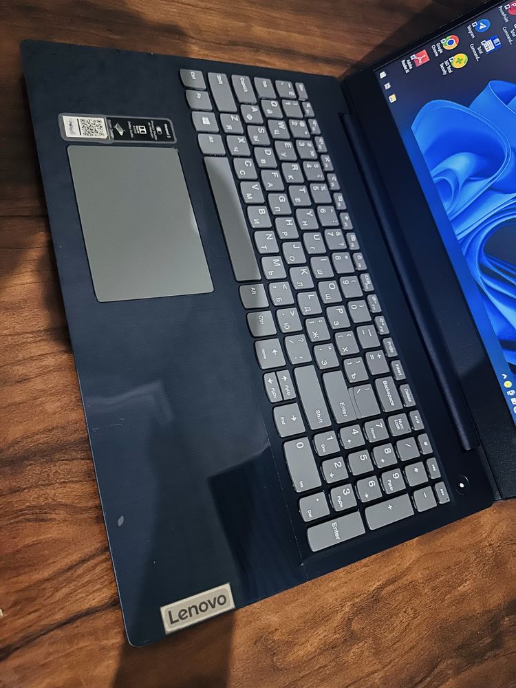 Lenovo noutbuk holati ishlashi zur narxi arzon