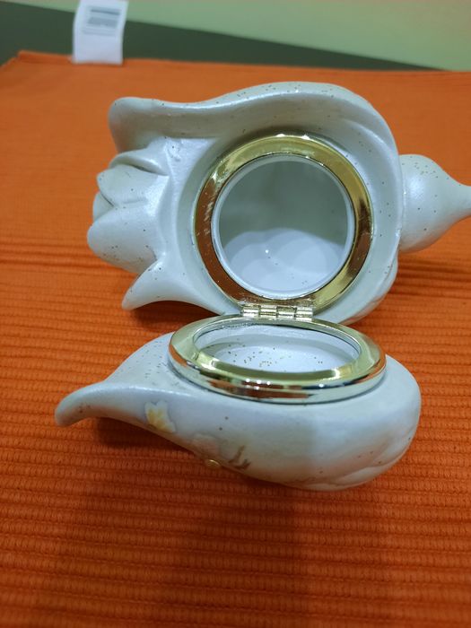 Cercei, lanturi, bratari,medaloane, brose, coliere