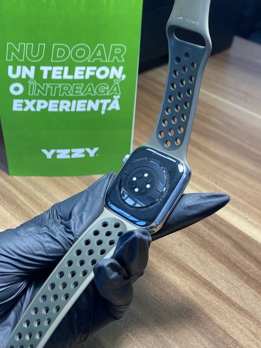 Apple Watch Seria 7 / 45 mm / Silver Stainless Steel / Ca nou