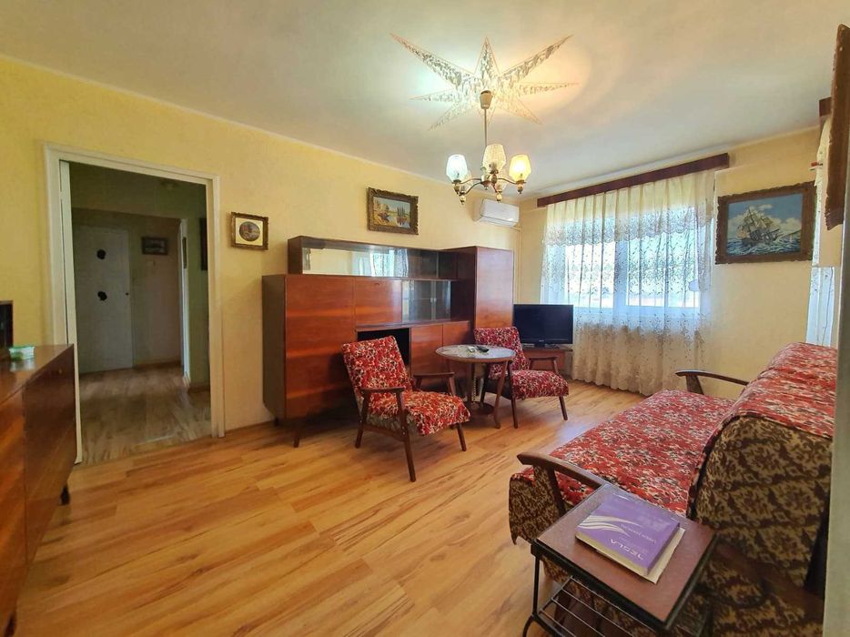 Apartament 3 camere decomandat tip U, 75 m²