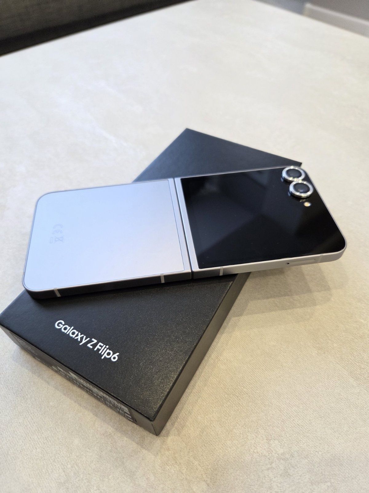 Samsung Z Flip 6 512 Gb Нов! 1г-3месеца гаранция.