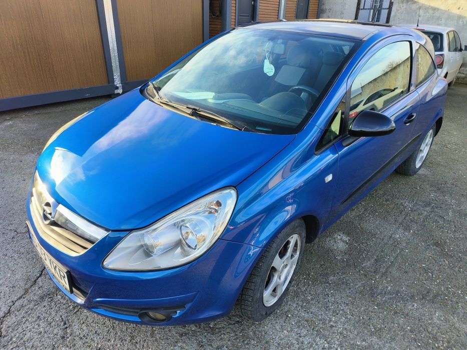 Vând Opel CORSA D