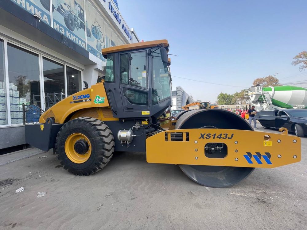 Katok XCMJ XS143J rabochiy ves 14 tonna toshkentda tayyor
