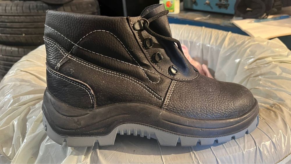 Ботинки вахтовые.