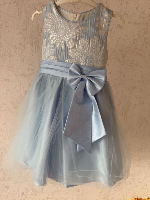 Продам платье праздничное