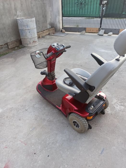 Scuter electric pentru persoane  vârstnice s au cu dizabilități