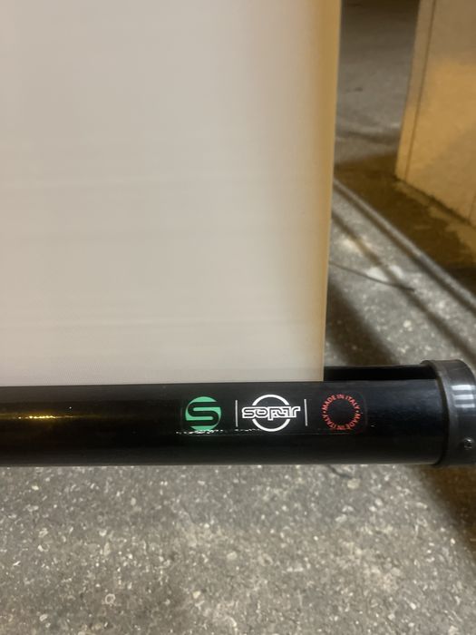 Panou rulant pentru proiector