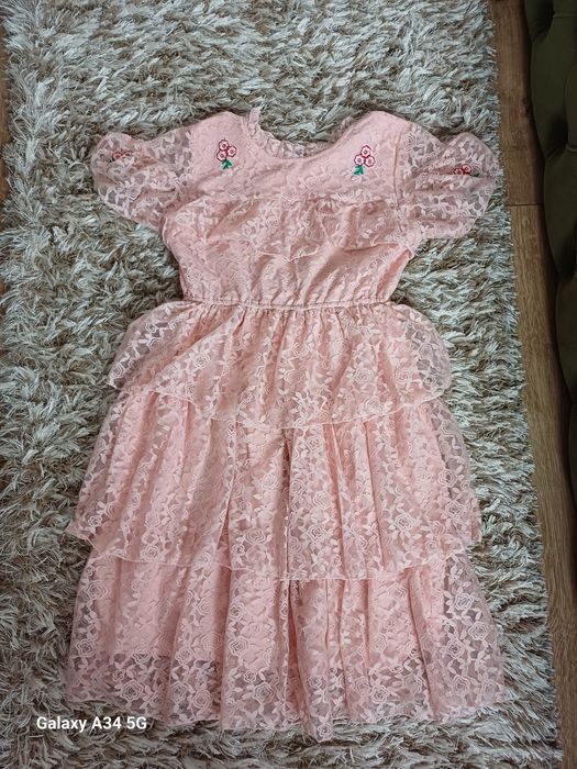 Rochii marimea 40-42, M-L impecabile