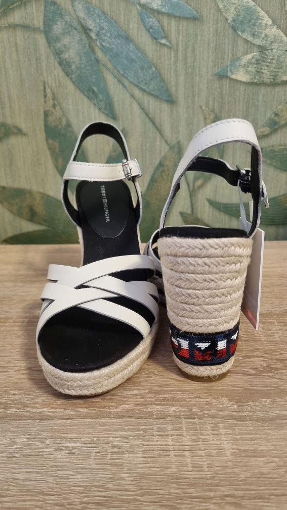 Sandale Tommy Hilfiger mar.38