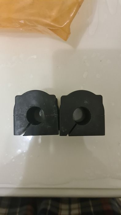 Втулки стабилизатора на Прадо 150