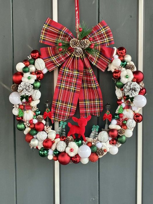 Coronita și ornamente de Craciun