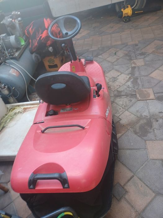 Masina de tuns  gazonul SOLO 556 cu pornire la cheie