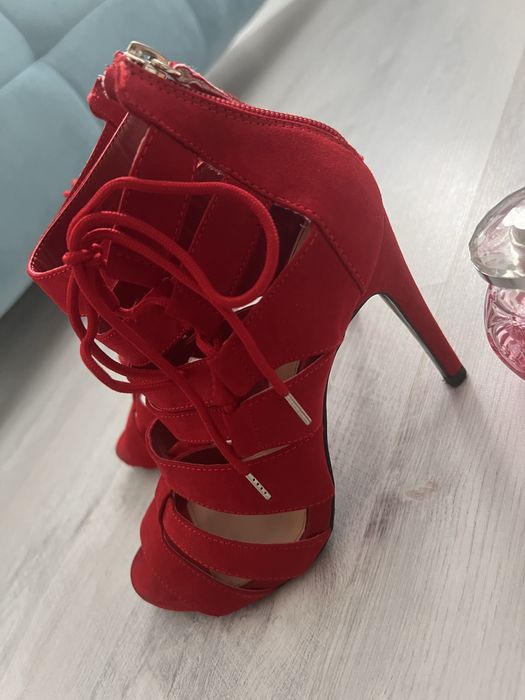 Sandale Bershka cu toc , marime 37, rosii , toc 10cm