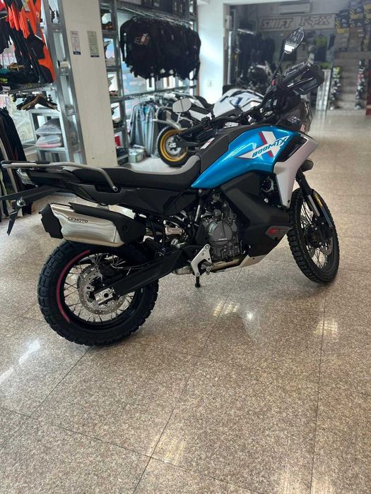 Motocicleta enduro-touring CFMOTO 800MT-X