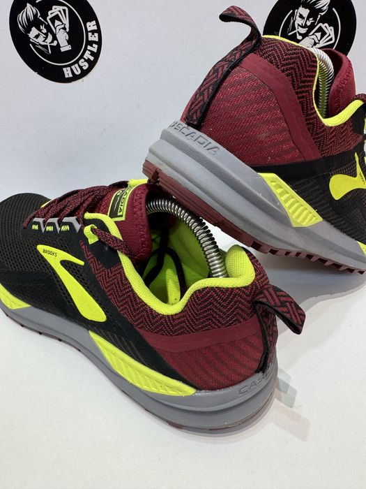 Маратонки BROOKS CASCADIA 14 .Номер 40.5