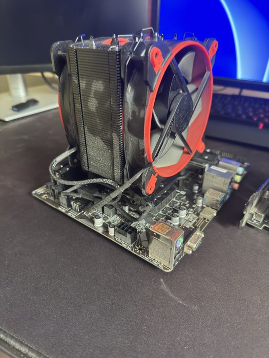 Процесор, дъно и рам памет intel i5 8400 hyperx fury 3466 24