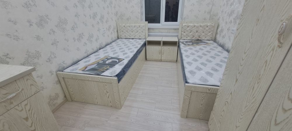 1 кишилик кровать сотилади.
