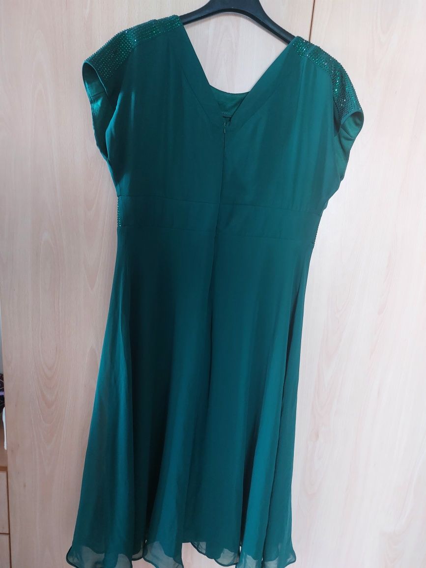 Vând rochie eleganta verde