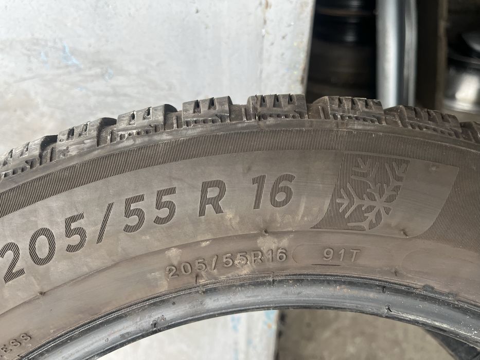 2 бр. зимни гуми 205/55/16 Michelin A6 DOT 2122 5,5-6 mm