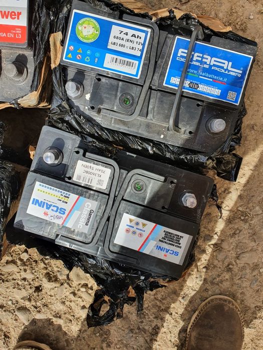 Vand baterii (acumulatori auto )