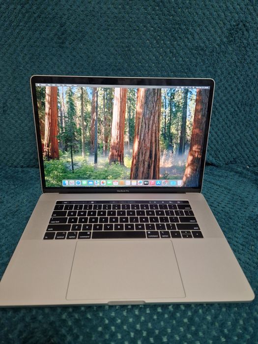 Laptop MacBook Pro 15 inch 2019