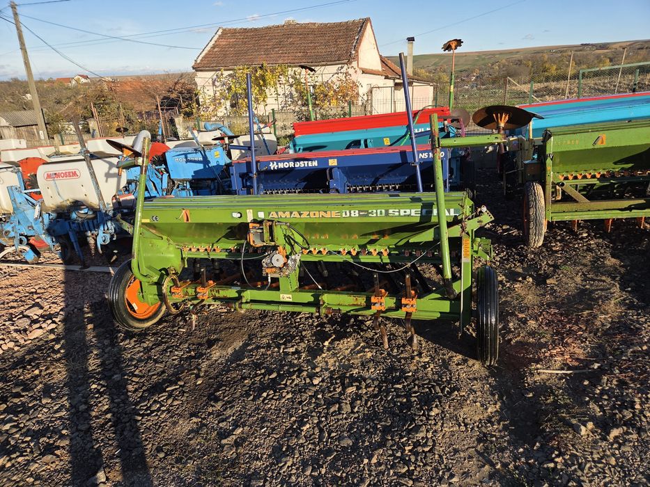 Semanatoare Paioase Amazone D8-30 Special