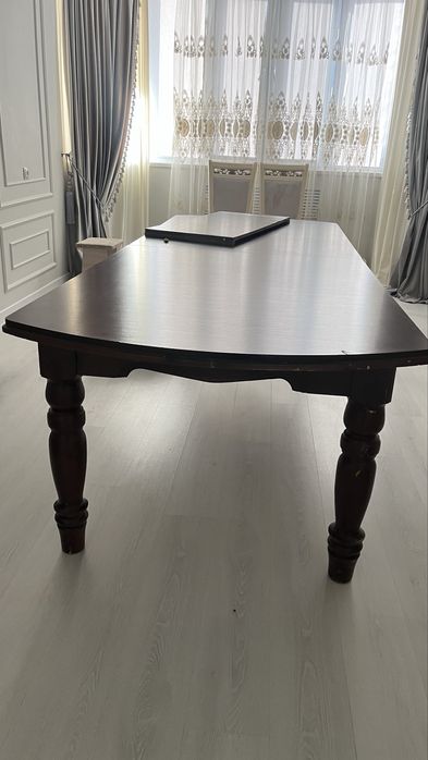 Стол для гостиный