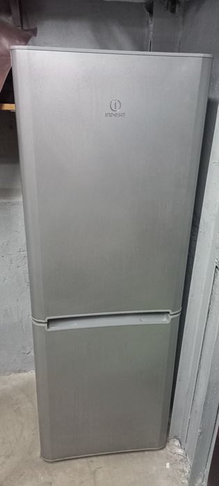 Холодильник INDESIT