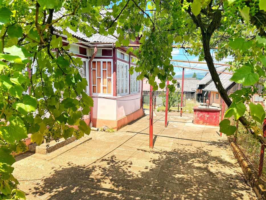 Casa cu gradina 70 ari