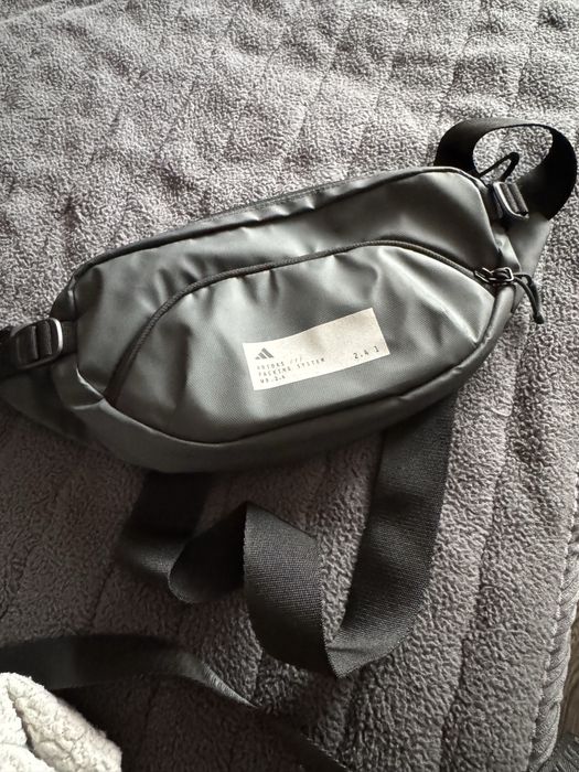 Мъжка чантичка Adidas