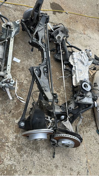 Usa aripa oglinda MINI clubman f54 suspensie caseta directie