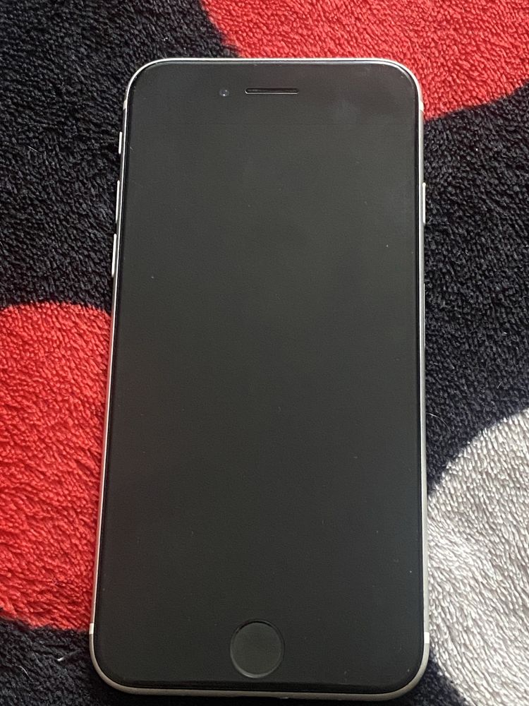 iPhone SE 2 Alb - 64GB, baterie originala schimbat, citiți descrierea!