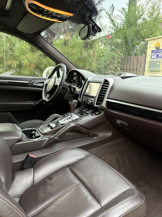 Porsche Cayenne GTS | 210.000 km | 2014 |