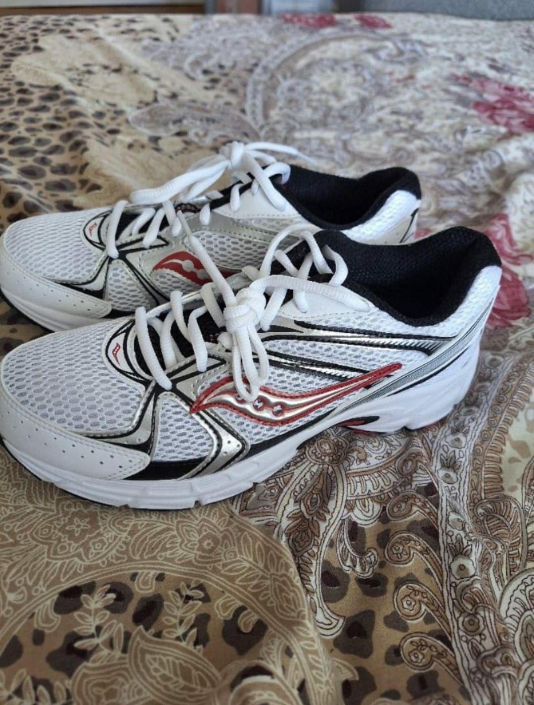 Adidasi Saucony nou nr 40