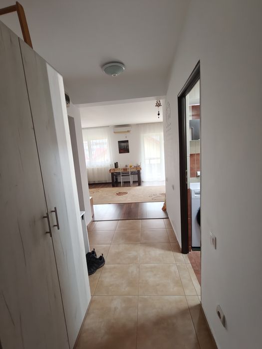 Dau in chirie apartament living open-space plus dormitor