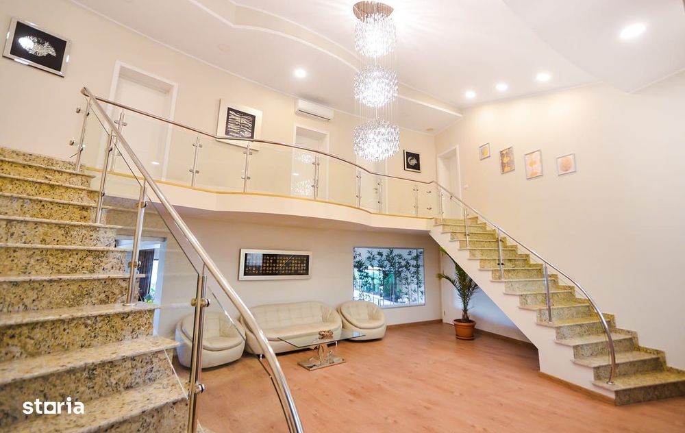 Reședință privată de lux cu vedere panoramică la lac