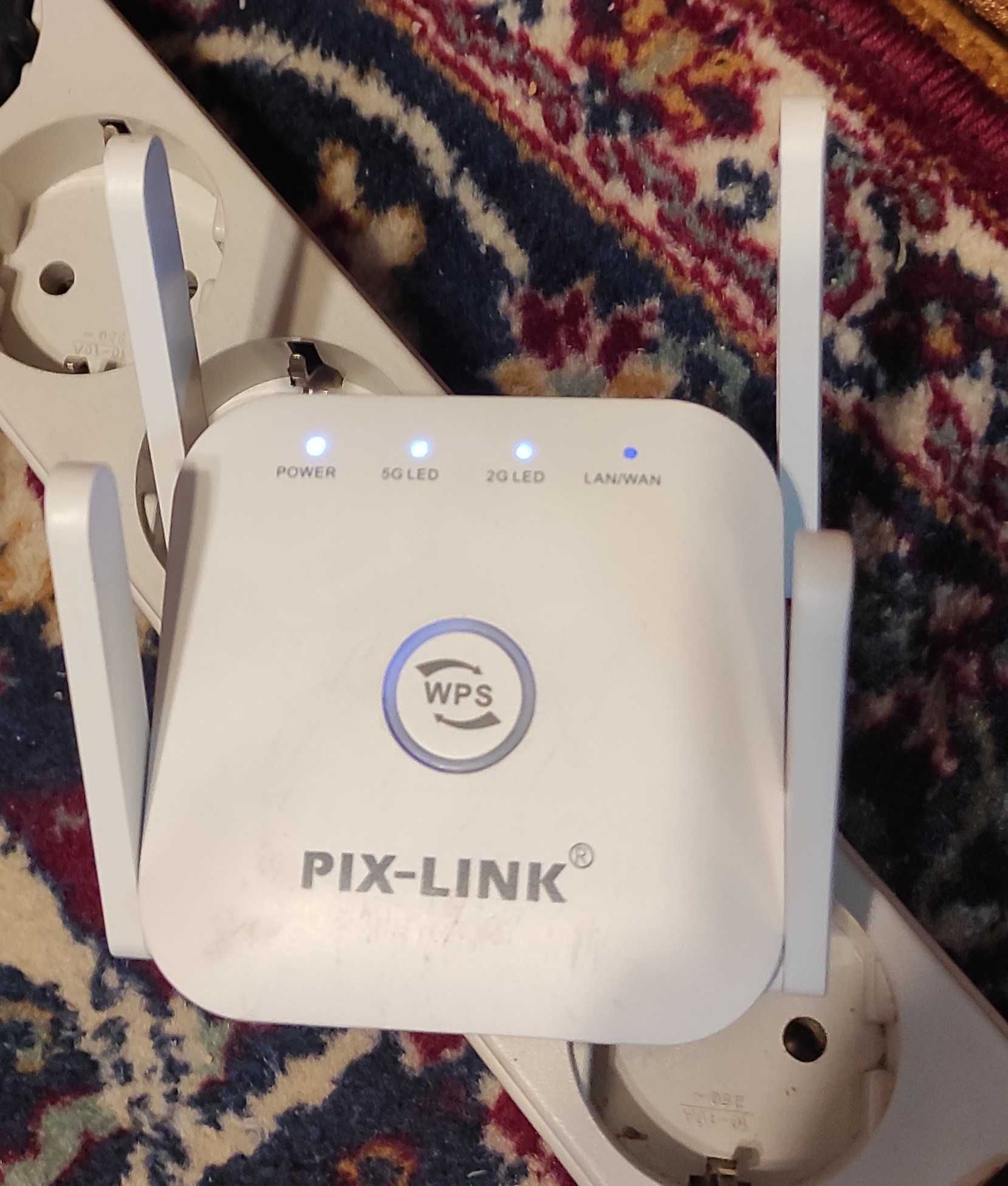 Продавам двулентов WiFi разширител обхват NETGEAR WN3500RP и PIX-LINK!