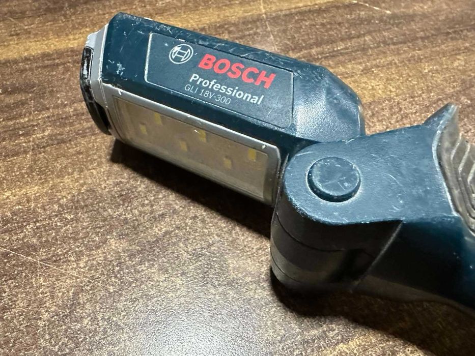 Акумулаторна лампа Bosch GLI 18V-300, 18 V с батерия 4,0Ah