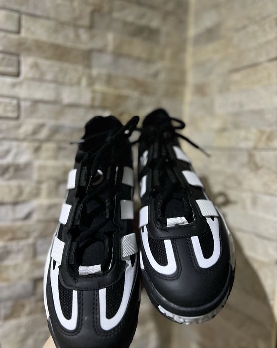 Adidas boost черно и бяло