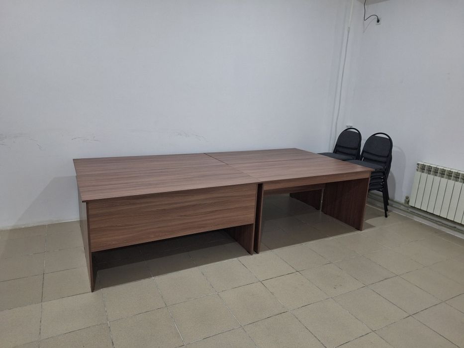 Продается стол и стулья