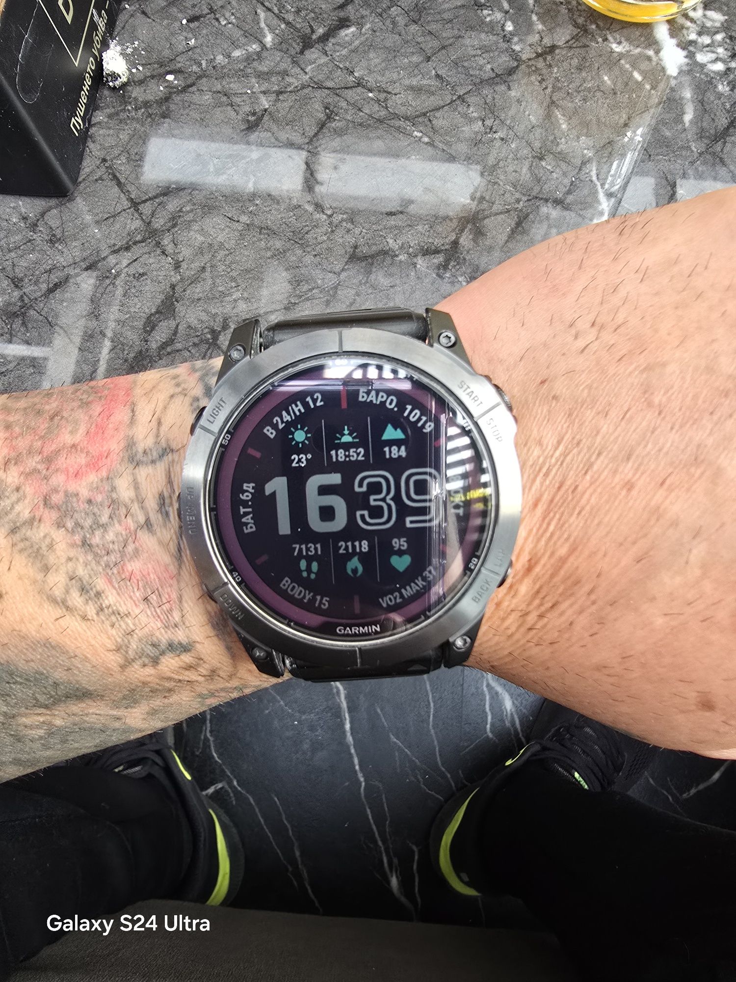 Garmin fenix 7X PRO Sapphire Solar Carbon gray С Titanium каишка