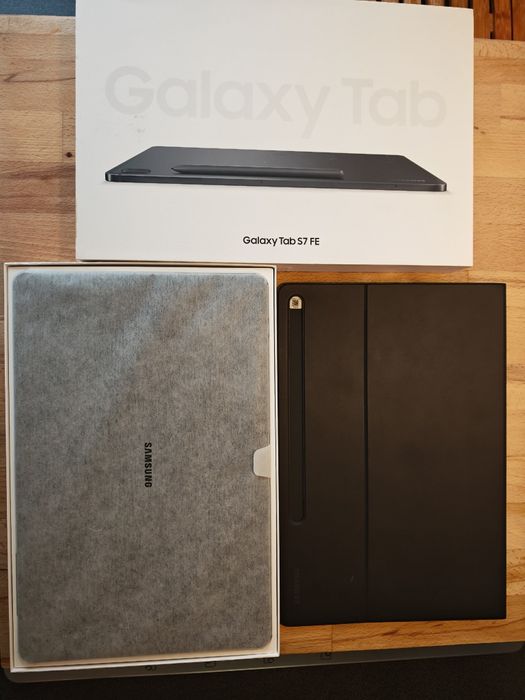 Vând tabletă Samsung Tab S7 FE