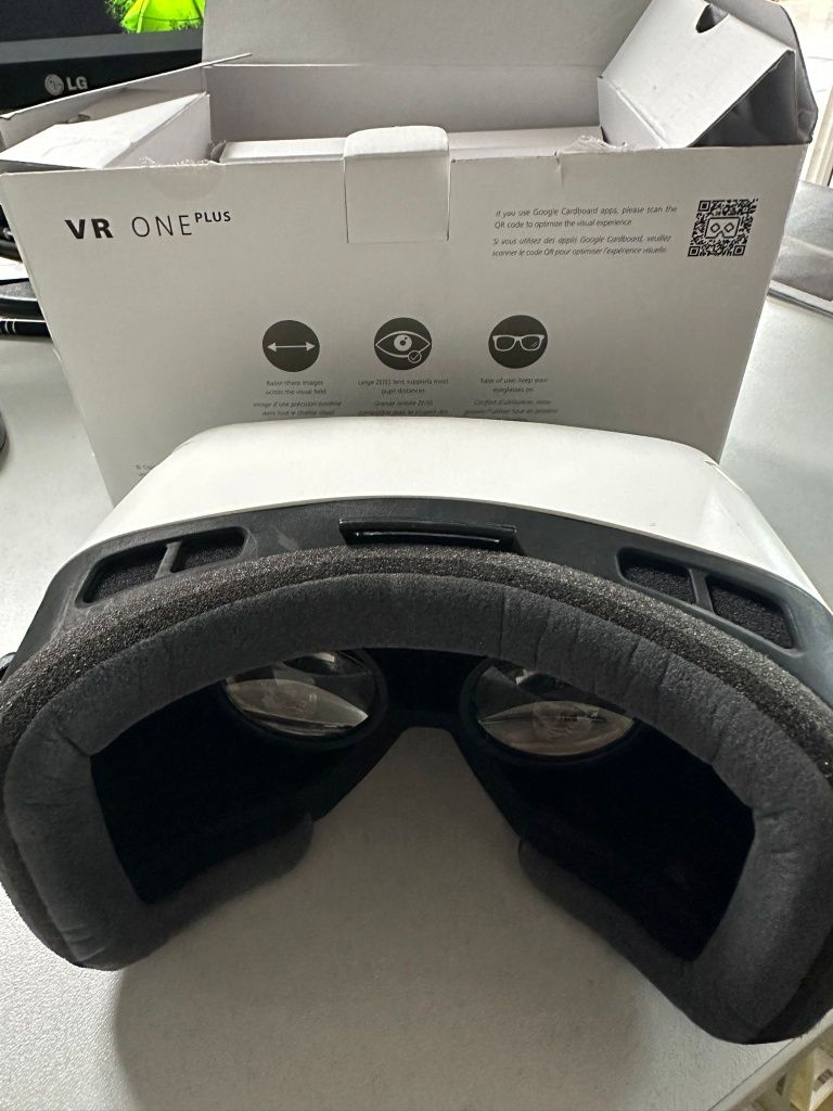 Vand ochelari VR ONE Plus  Zeiss