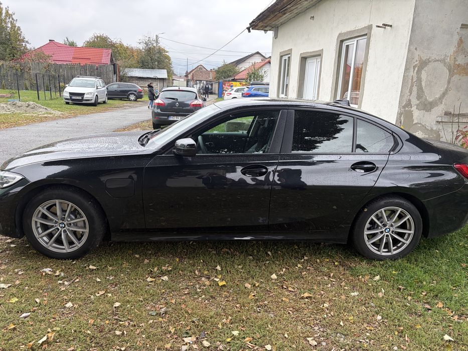 BMW 330e Hybrid.