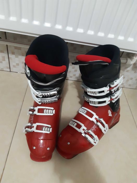 Clapari schi marimea 40 pentru picior 39 (25-25,5 mondo)