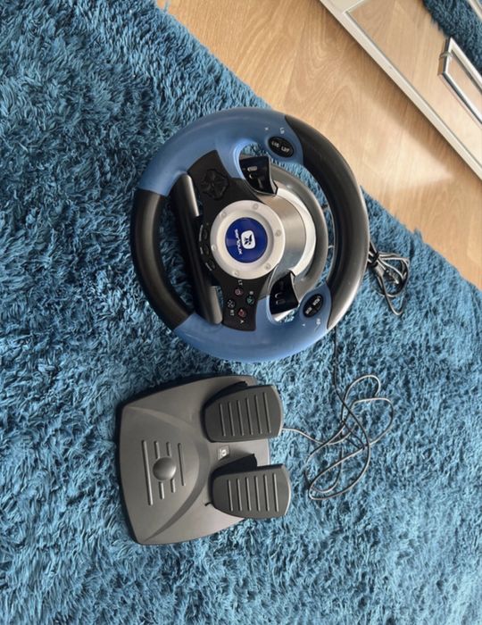 Consola de tip volan cu pedale, Serioux