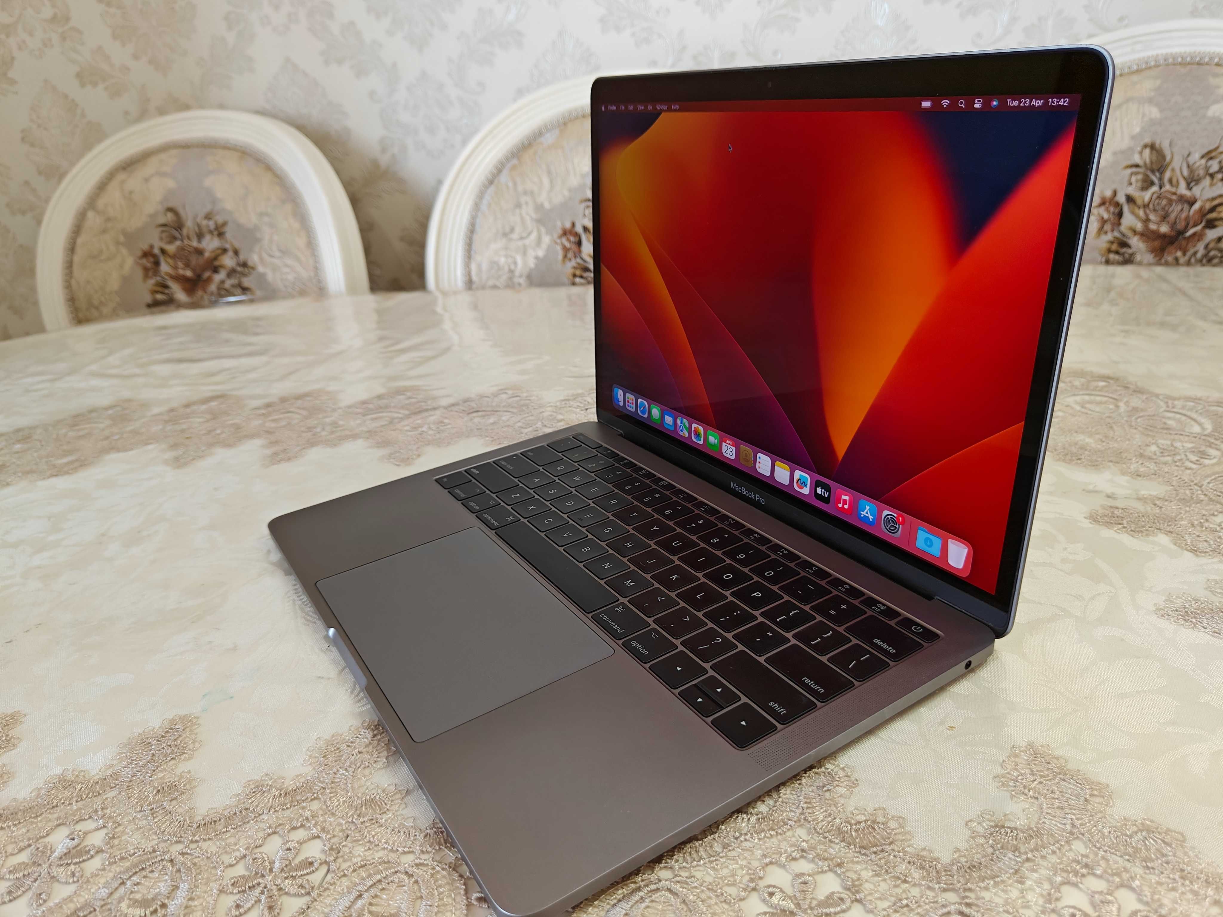 Macbook Pro 2017, 8gb/256gb, 13 inch