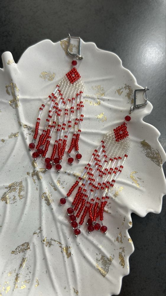 Серьги длинные красные