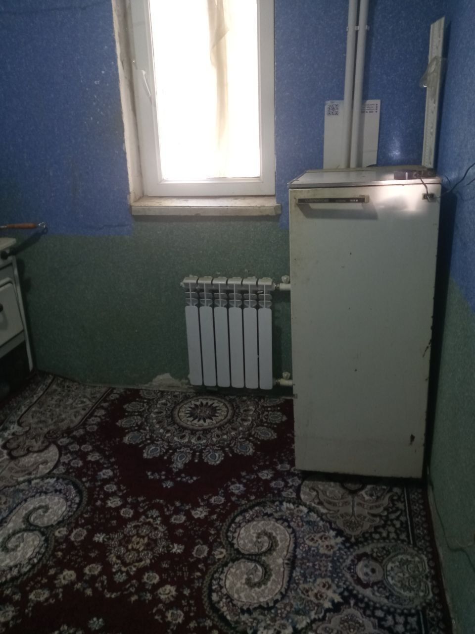 Срочно продаётся 1 комната в чирчике 1 этаж 3 мкн